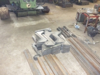 U našoj kolekciji, serijskoj proizvodnji nalaze se klinovi za drljaču 16x16x, 18x18, 20x20, klin za drljaču Bosansku Dubicu 30x30, klin za Raub drljaču, klin sa pačijom nogom. Radimo klinove i po vašoj narudžbini.