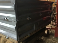 Napravljena komplet prikolica sa duplim stranicama